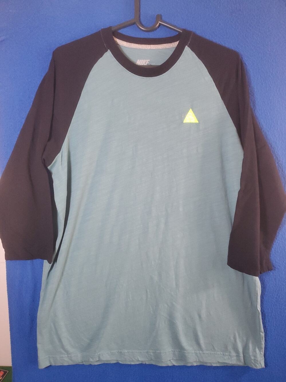 Nike Mens XL Raglan Shirt 3/4 Sleeve Baseball Tee Sage Green Charcoal Triangle